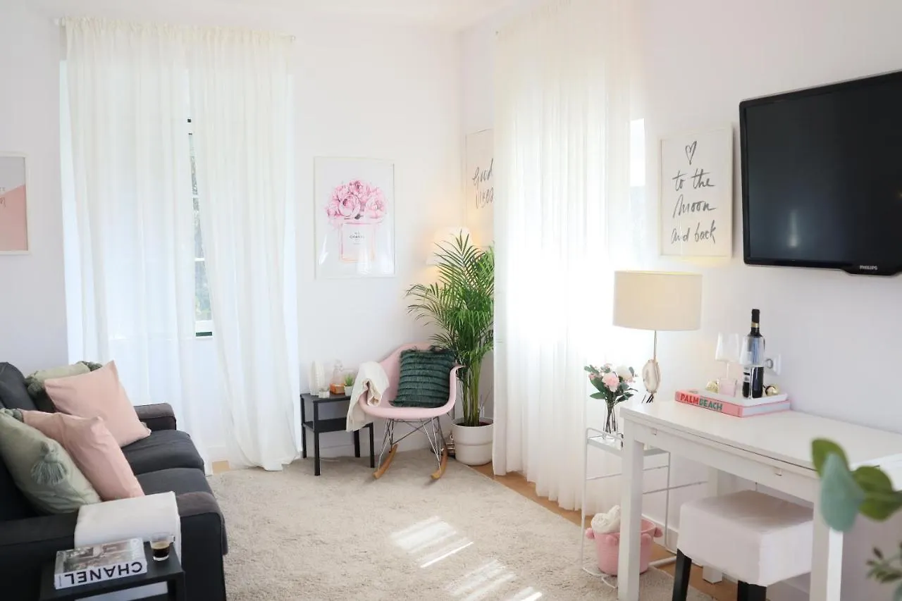Apartment Lisbon Center Lovely Studio