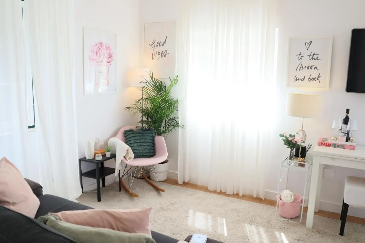 Lisbon Center Lovely Studio Apartment